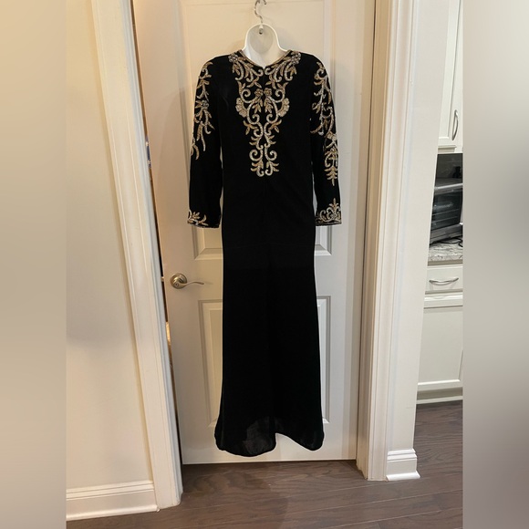 VTG BLACK VELVET BEADED EMBELLISHED GOWN DRESS SIZE SMALL - Picture 12 of 16